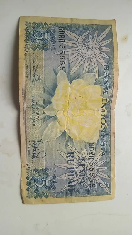 Eski pullar bor sotiladigan 100 000 so'mdan — фото 2