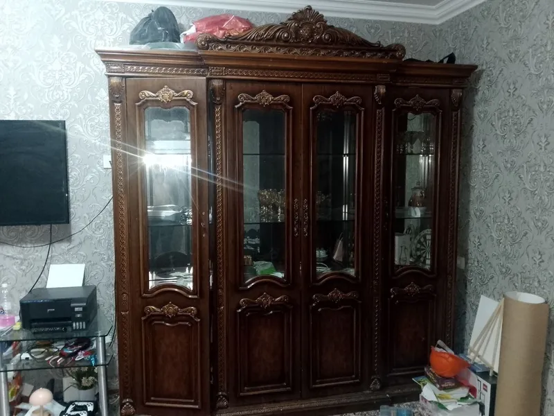Продаётся стенка 750000, договоримся, состояние хорошее