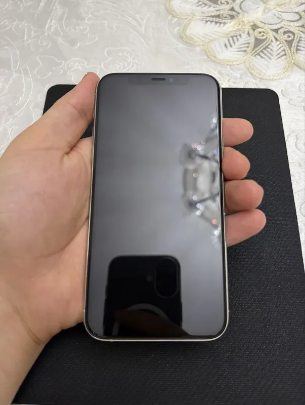 Продается Iphone 11 pro, 256gb, Silver с коробкой 2 Продается Iphone 11 pro, 256gb, Silver с коробкой 2