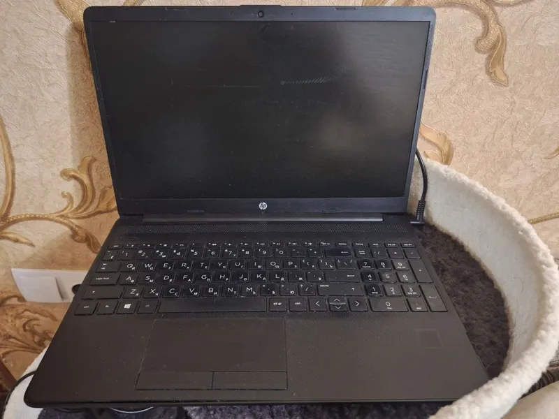 Продается ноутбук HP Laptop 15-dw 1 Продается ноутбук HP Laptop 15-dw 1
