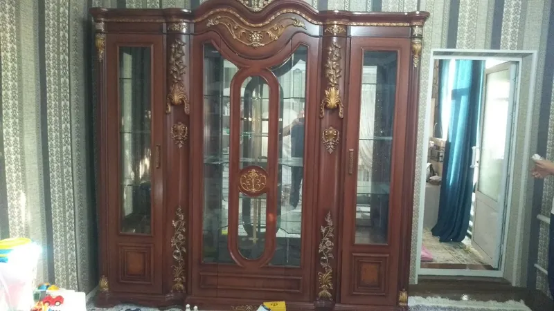 mebel stenka gorka  sotiladi narhi kelishilgan