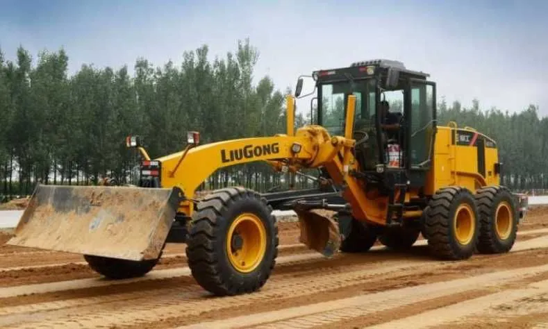 Автогрейдер LiuGong 4215 6WD Avtogreyder 215 л.с.