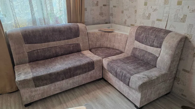 Продается Диван уголок и 2 пуфика 2 Продается Диван уголок и 2 пуфика 2