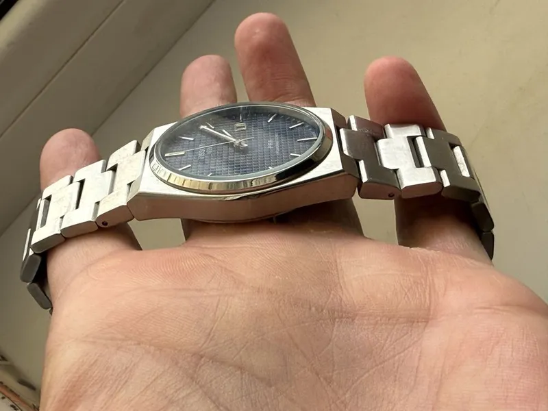 Tissot PRX Quartz 4 Tissot PRX Quartz 4