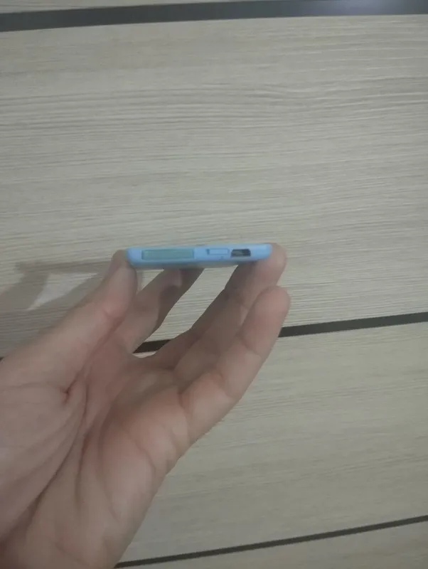 Mini Telefoʻn GSM 7