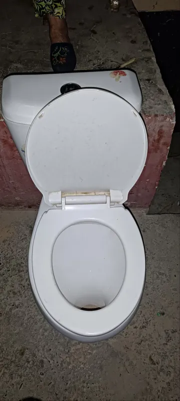 Б у унитаз продаётся 2