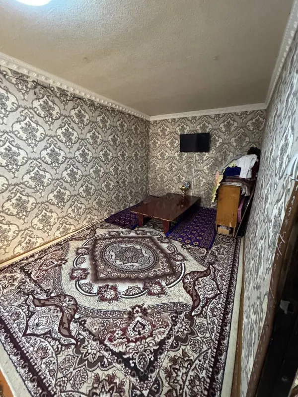 Продаётся квартира в Янгийуле, в центре: 1-й этаж 2-этажного дома, 2-комнатная квартира 3 Продаётся квартира в Янгийуле, в центре: 1-й этаж 2-этажного дома, 2-комнатная квартира 3
