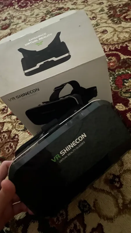 Virtual reality glasses
