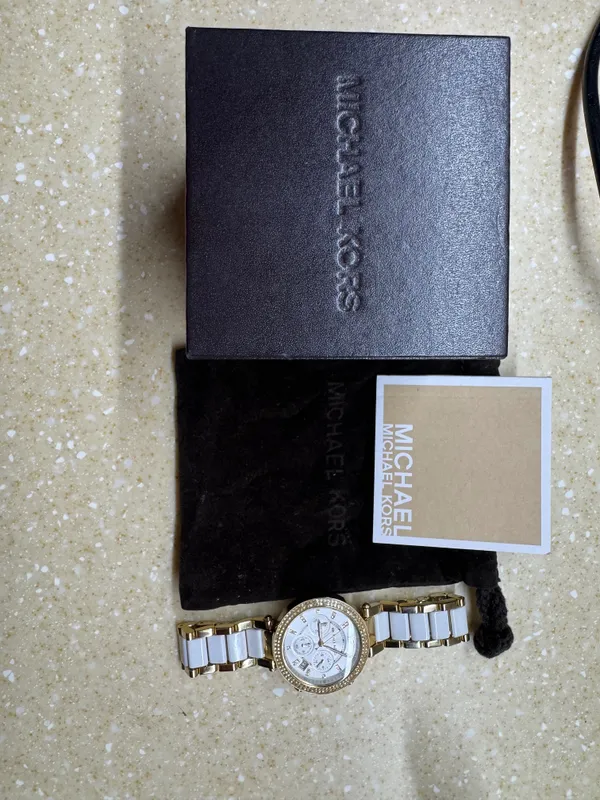 Продам чесы Michael Kors оригинальные(женские ). — фото 1