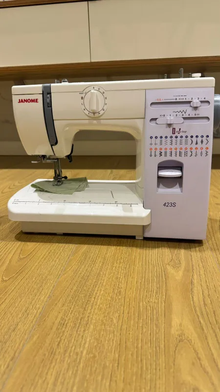 Shoshilinch — Janome 423S tikuv mashinasi 1 Shoshilinch — Janome 423S tikuv mashinasi 1