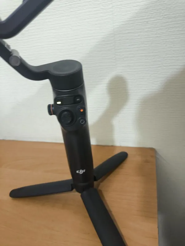 DJI Osmo Mobile 6, 3-осевая стабилизация, магнитный держатель для смар — фото 3