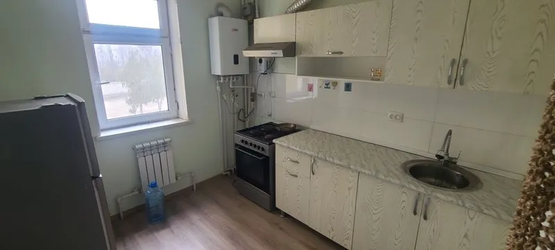 Kosmos domlaridan 3 XONALI kvartira tezda sotiladi 2-etaj 35000 y.e. 4 Kosmos domlaridan 3 XONALI kvartira tezda sotiladi 2-etaj 35000 y.e. 4