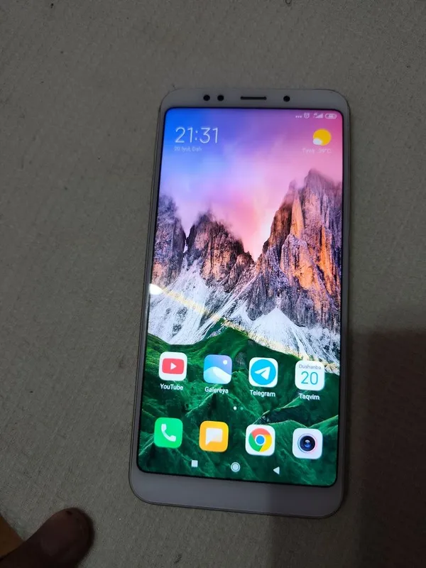 Redmi 5 plus sotiladi 4