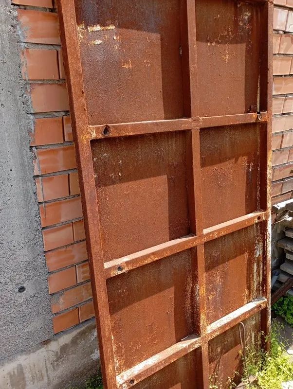Продам опалубку 2м*1м 3 Продам опалубку 2м*1м 3