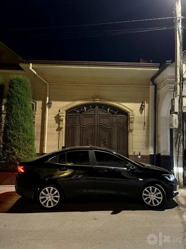 ONIX 2025 qora Premier Plus 4 ONIX 2025 qora Premier Plus 4
