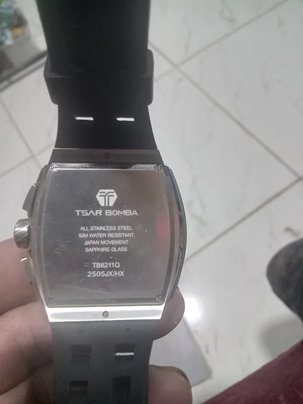 Часы продаются, цена договорная 2