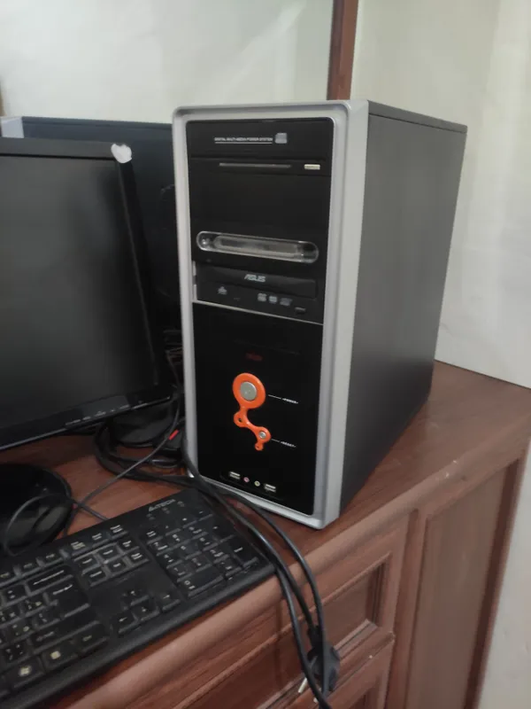 Продаётся компьютер, всё работает 3
