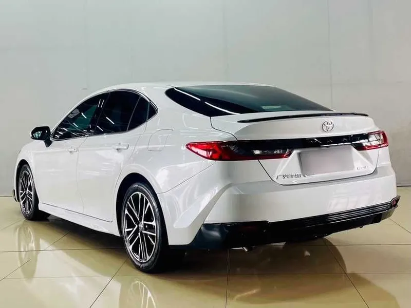 Toyota Camry 2026 Model Dual-Engine 2.0HSE Sport Lite Edition 4 Toyota Camry 2026 Model Dual-Engine 2.0HSE Sport Lite Edition 4