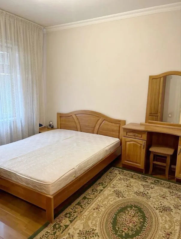 2/3/4 Guruch bozori, mebel va texnika bilan 1