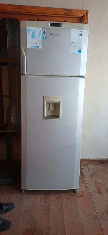 Холодилники Beko ишлаб турган чириган жойлари йук хамма нарсаси бор