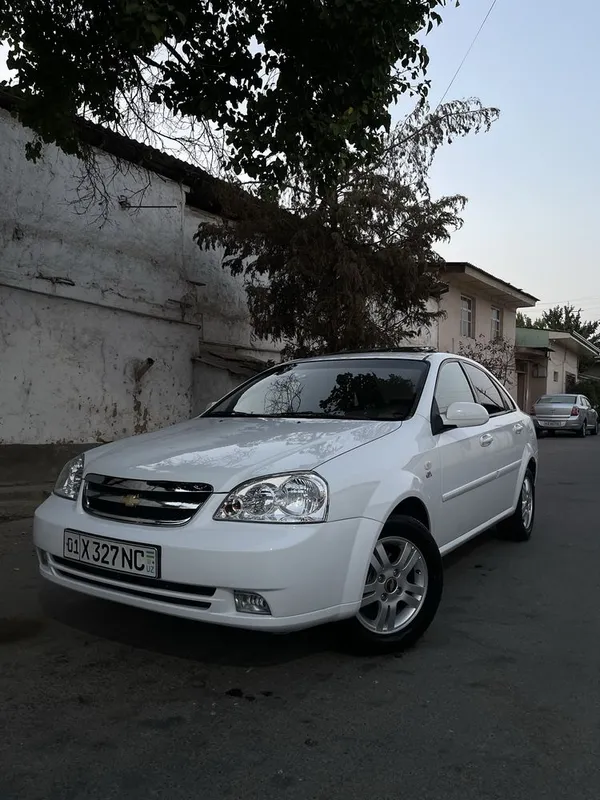 Lasetti 1.8 3 pazitsa Avtomat 2