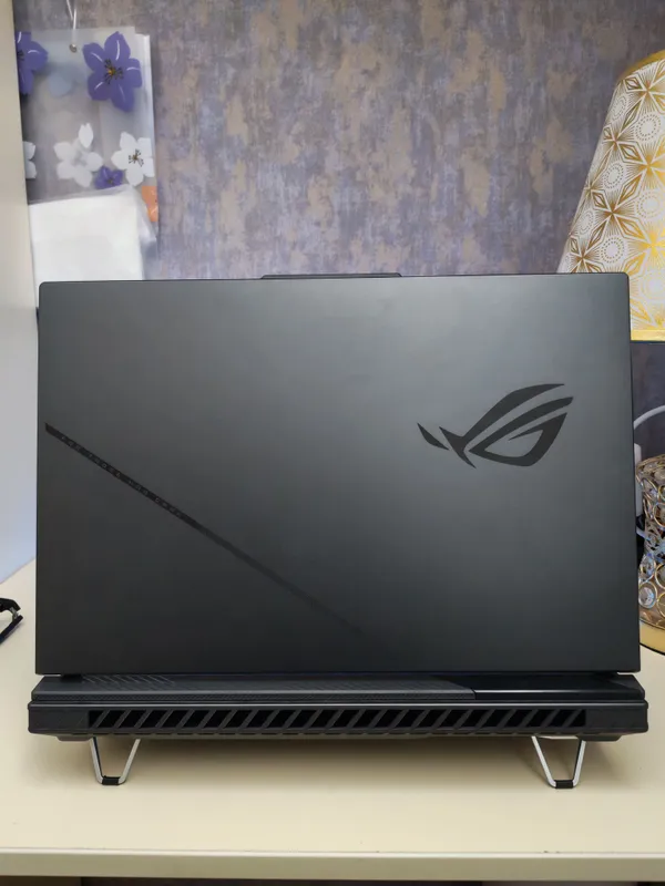 Asus ROG Strix G16 (R9-9955HX/RTX5050 8GB) 4