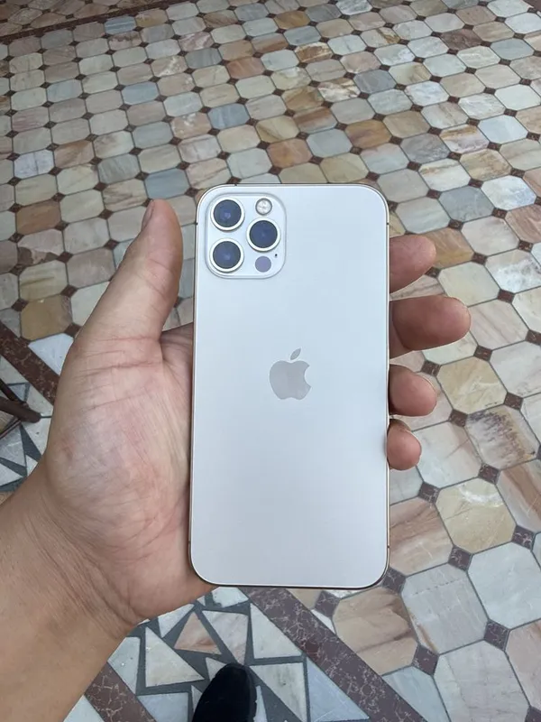 Iphone12 pro 128 та 77%