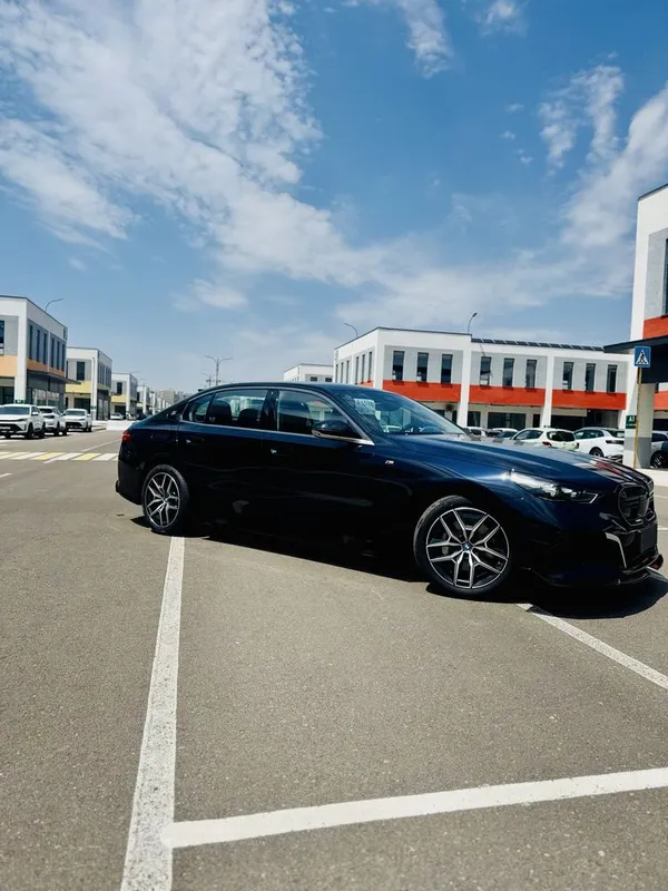 BMW I 5 40 L full — фото 1