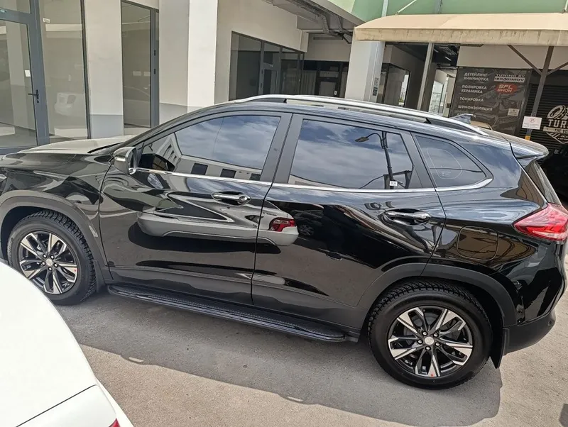 Tracker 2 Premier 2022 Full Qora Toza Navarotlari bilan boshiga 750$ 2 Tracker 2 Premier 2022 Full Qora Toza Navarotlari bilan boshiga 750$ 2