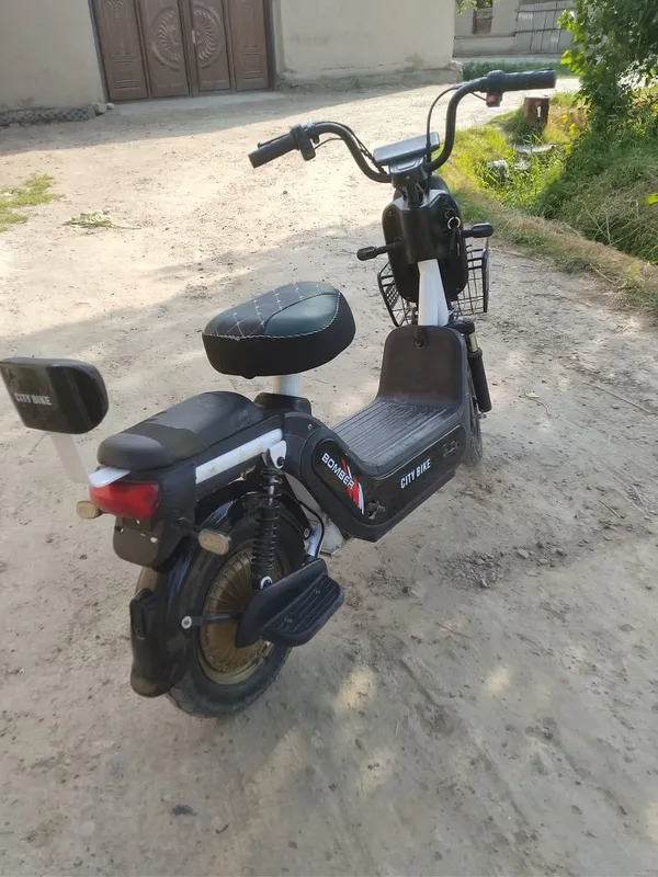 skuter sotiladi tez va arzon narxda xolati yaxshi — фото 3