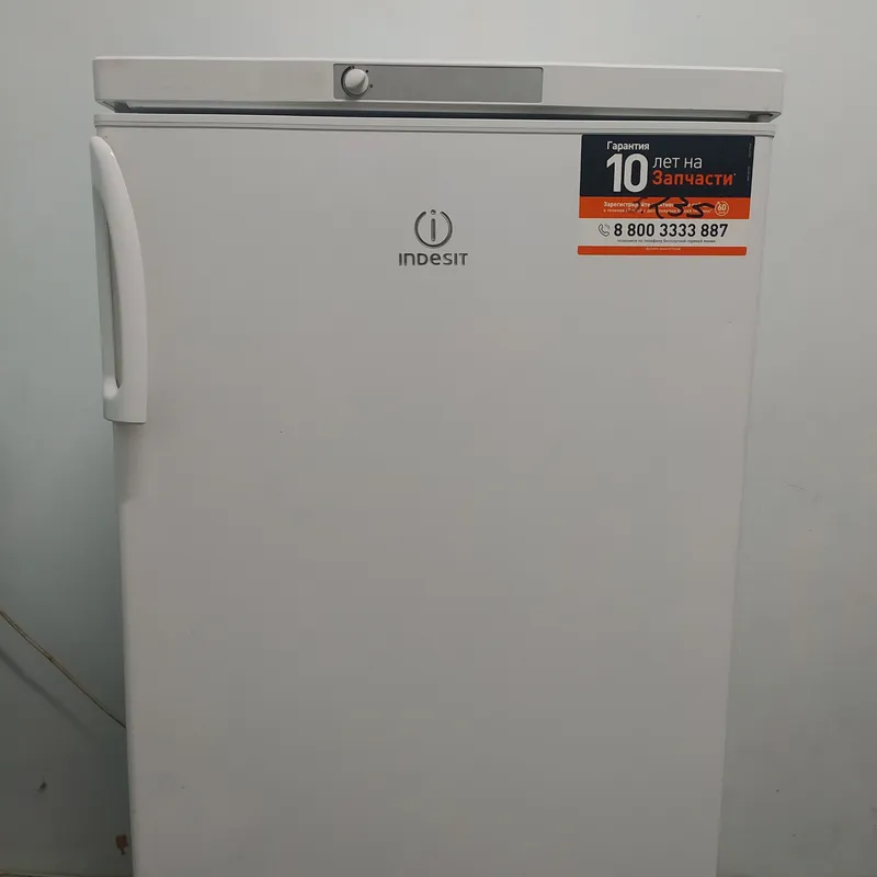 Холодильник Indesit — фото 1