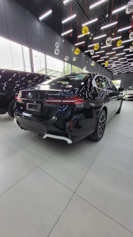 BMW i5 40L Nalichi — фото 1