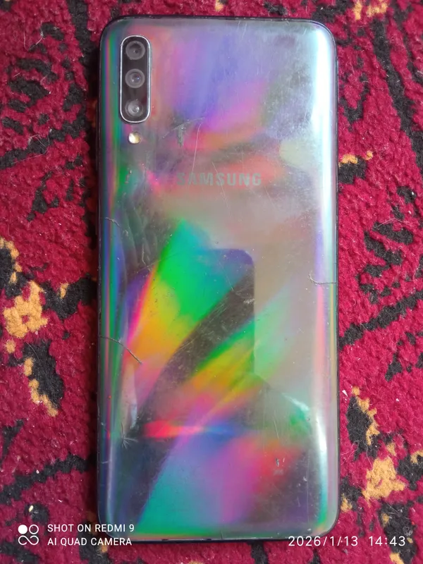 Samsung Galaxy A70 — фото 2