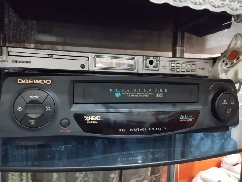 Продаю видеомагнитофон daewoo — фото 1
