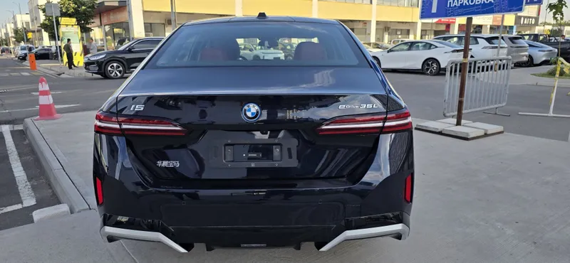 BMW i5 eDrive35L M packed 3 BMW i5 eDrive35L M packed 3