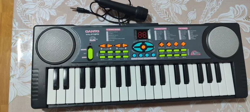 Bolalar pianinosi-sintezator 1
