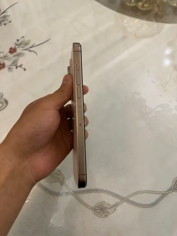 iPhone 16 Pro Max 2
