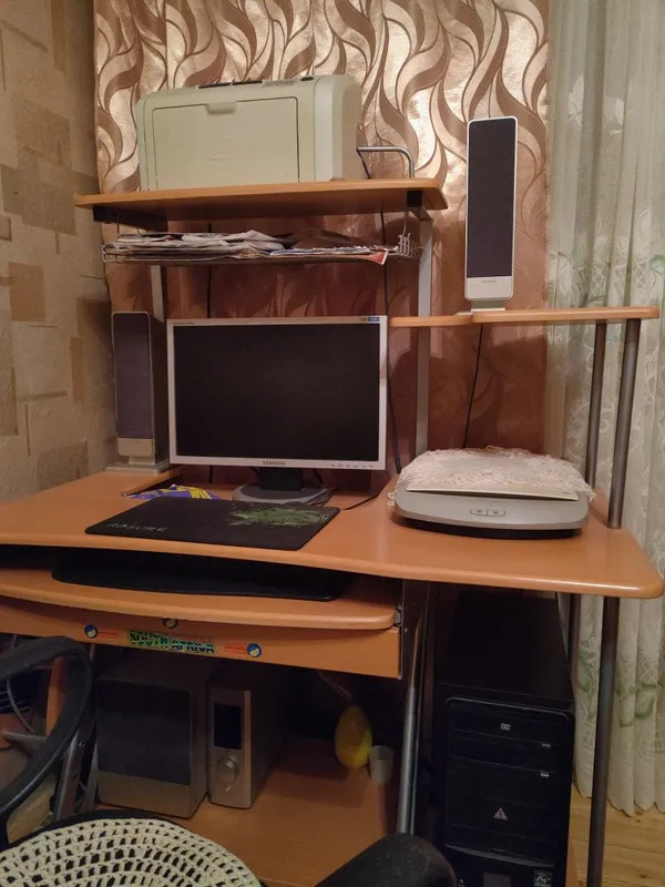 Продам не дорого компьютер, принтер, ксерокс, буфер,комп.стол. 4 Продам не дорого компьютер, принтер, ксерокс, буфер,комп.стол. 4