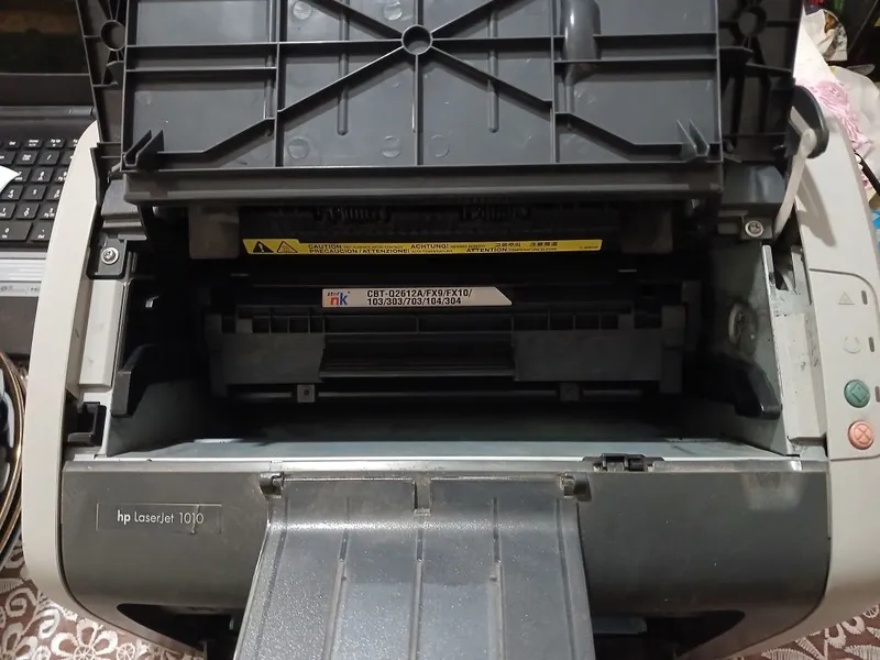 Продам принтер HP 1018 2 Продам принтер HP 1018 2