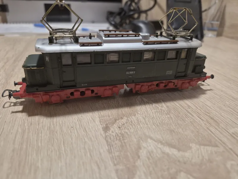 Модель piko e 244 электровоз 2 Модель piko e 244 электровоз 2