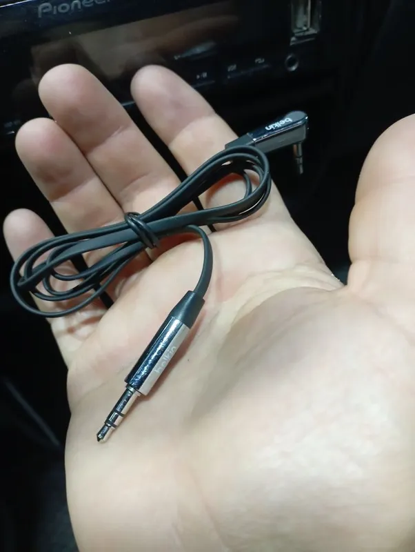 aux belkin original yangidek turibdi