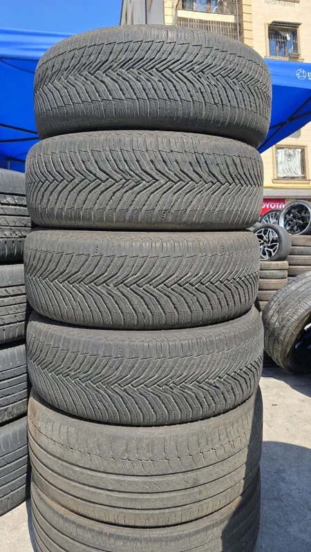 235/55/R19 Michelin Cross Climate² 1