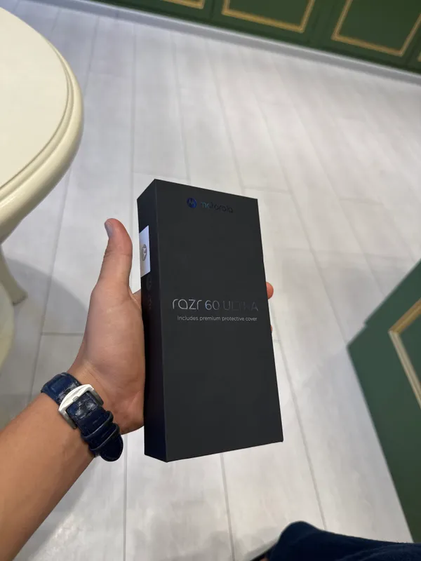Motorola razr 60 ULTRA 4