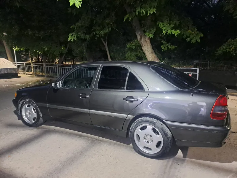 Продам Мерседес W202 C180 матор 111. 2.0 Год 1993 3 Продам Мерседес W202 C180 матор 111. 2.0 Год 1993 3