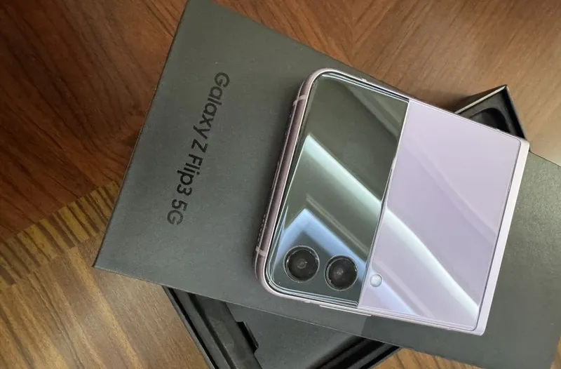 Galaxy z flip3 5G 3 Galaxy z flip3 5G 3