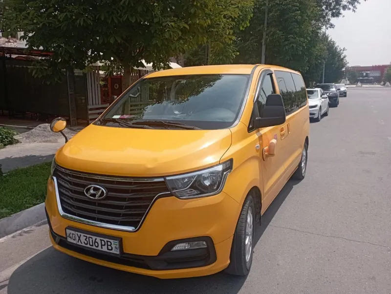 Hyundai Grand Starex 1