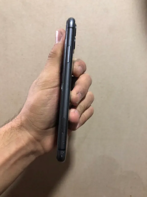 iPhone 11 3