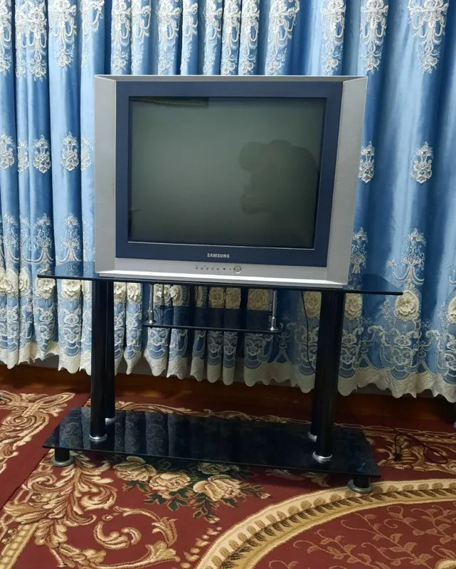 televizor va pastavka