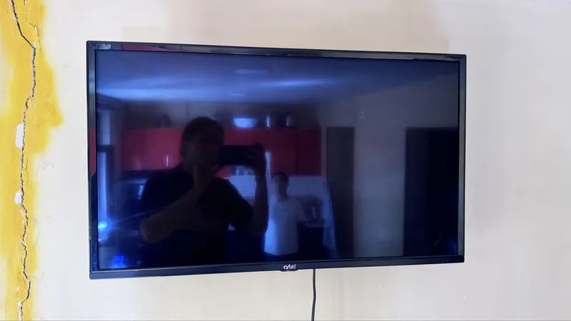 Artel 32 televizor