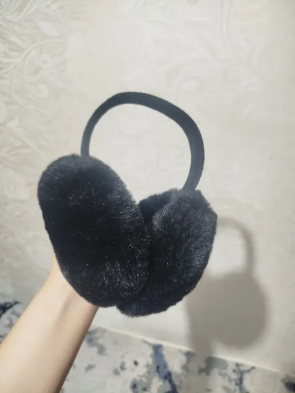 Продаются меховые наушники. Цена от 35 тысяч 2 Продаются меховые наушники. Цена от 35 тысяч 2
